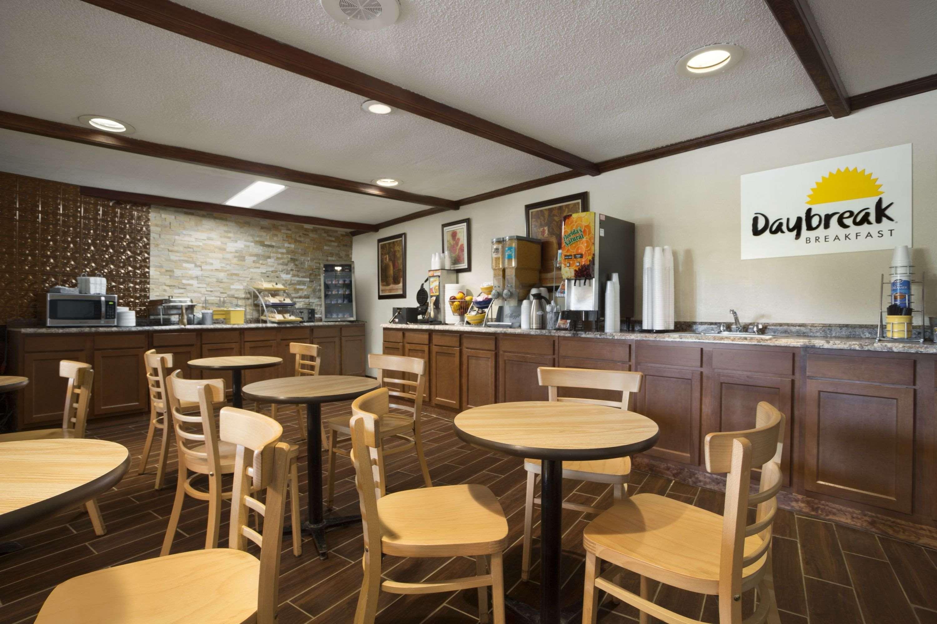 Ramadaby Wyndham Pittsburgh-New Stanton Exterior foto