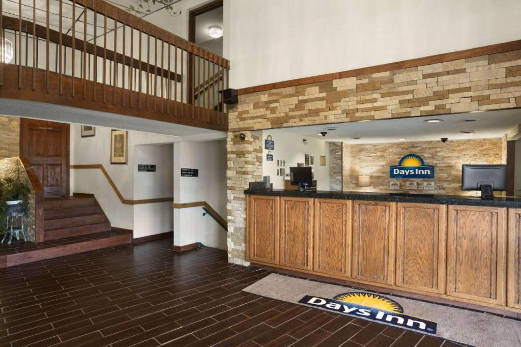 Ramadaby Wyndham Pittsburgh-New Stanton Exterior foto