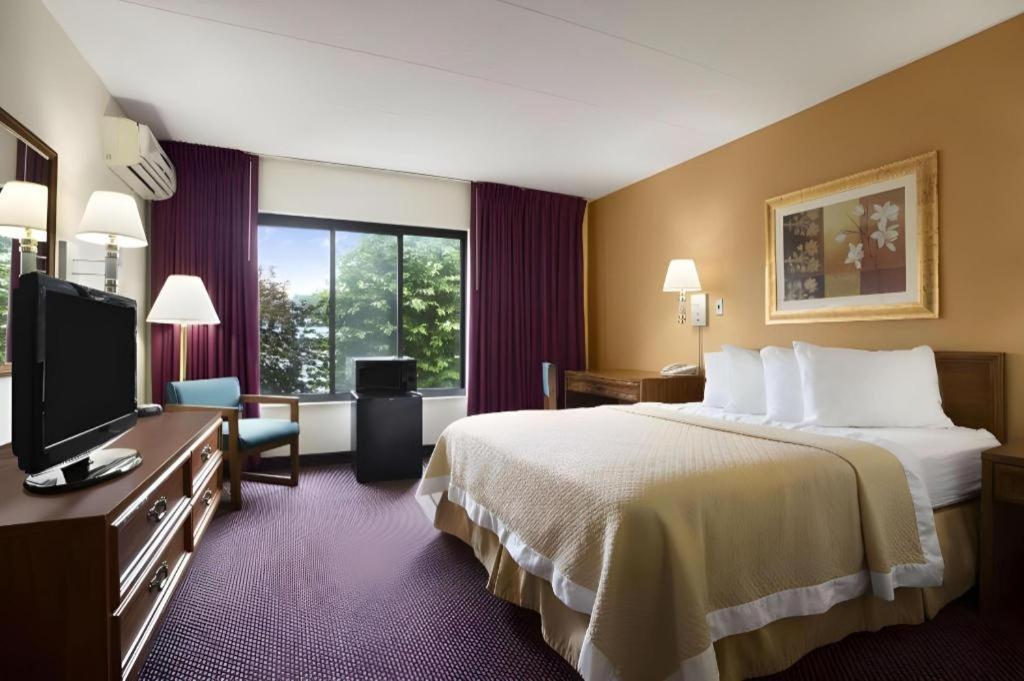 Ramadaby Wyndham Pittsburgh-New Stanton Exterior foto