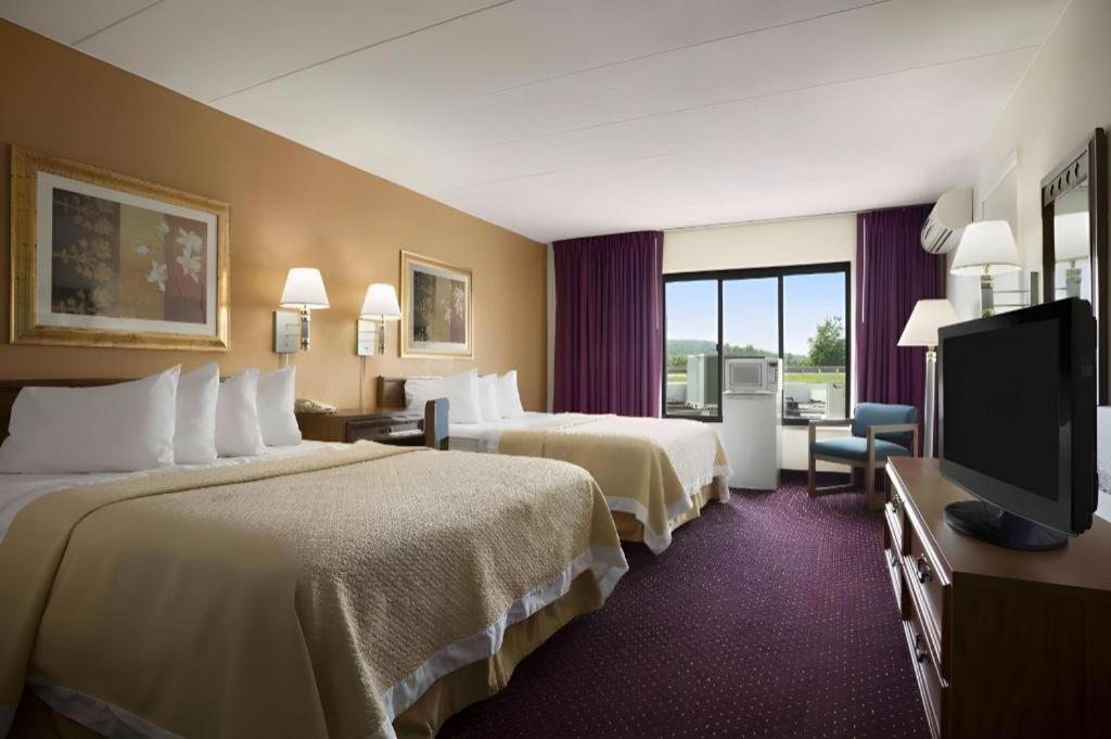 Ramadaby Wyndham Pittsburgh-New Stanton Exterior foto