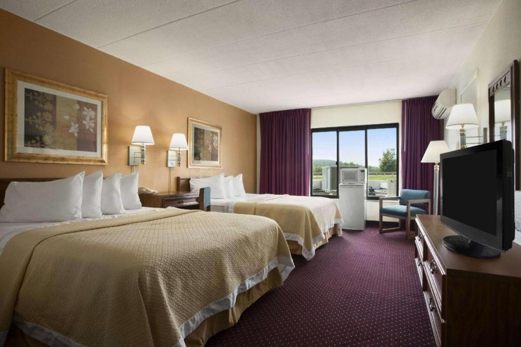 Ramadaby Wyndham Pittsburgh-New Stanton Exterior foto