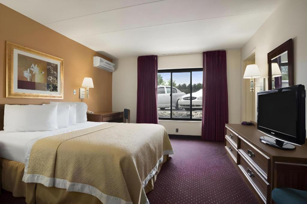 Ramadaby Wyndham Pittsburgh-New Stanton Exterior foto
